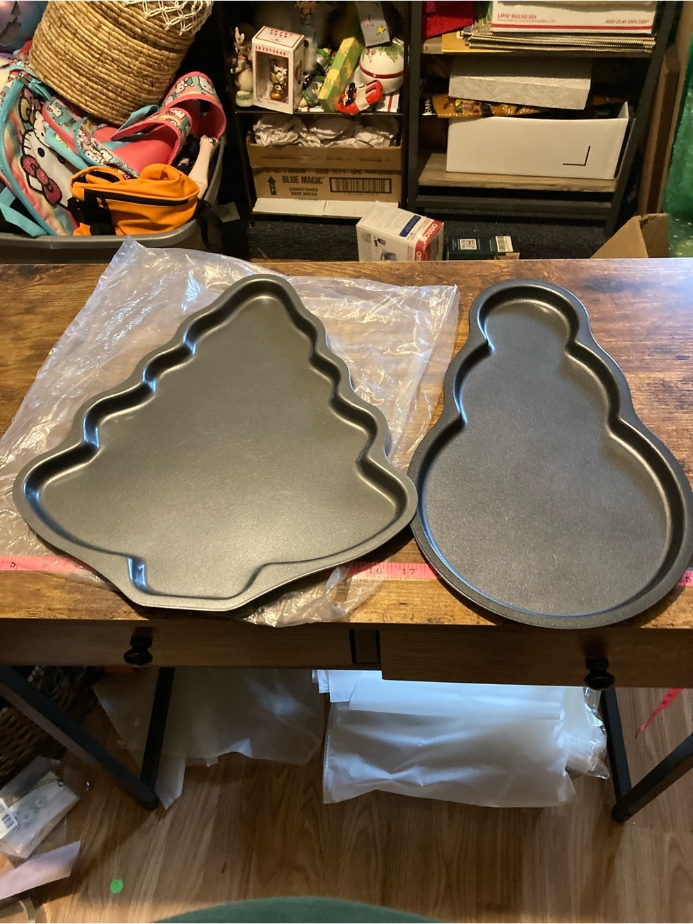 2 Holiday nonstick cookie pans